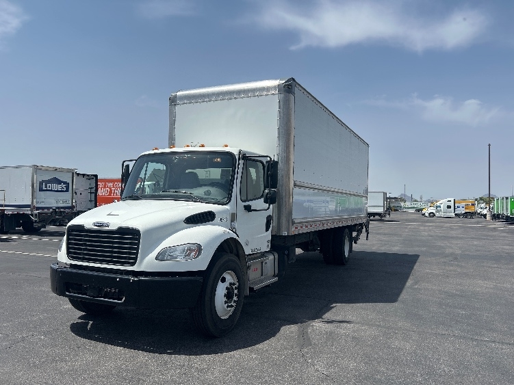 2022 Freightliner eM2 in Phoenix, AZ — photo 2