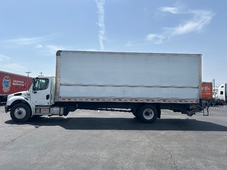 2022 Freightliner eM2 in Phoenix, AZ — photo 3