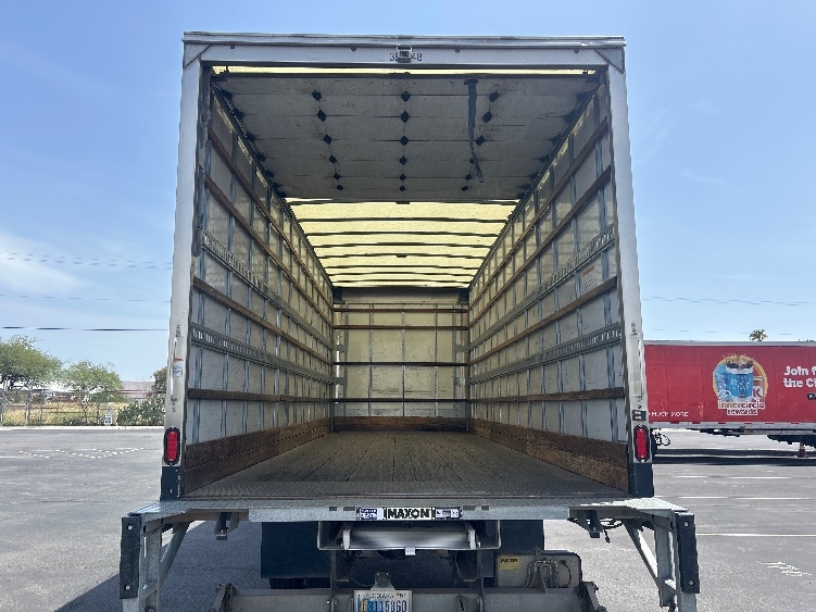 2022 Freightliner eM2 in Phoenix, AZ — photo 7