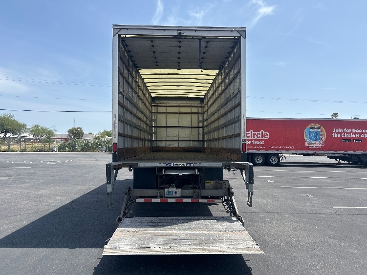 2022 Freightliner eM2 in Phoenix, AZ — photo 8