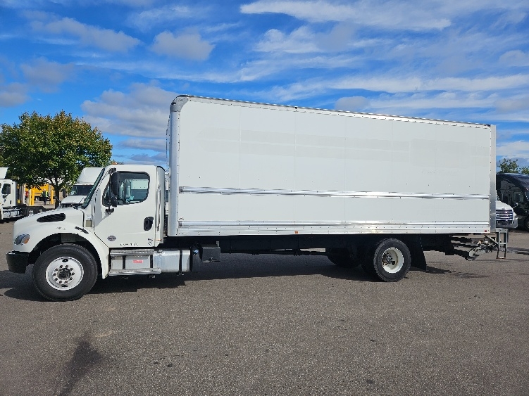 2022 Freightliner eM2 in Brooklyn Park, MN — photo 4