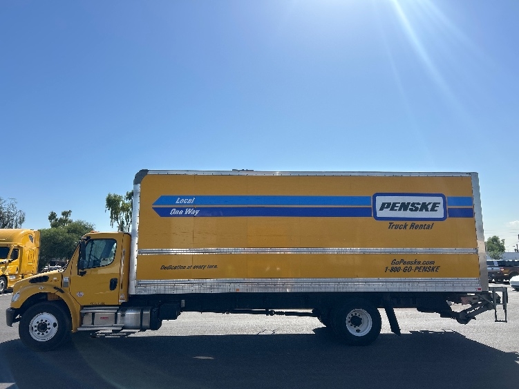 2022 Freightliner eM2 in Phoenix, AZ — photo 4