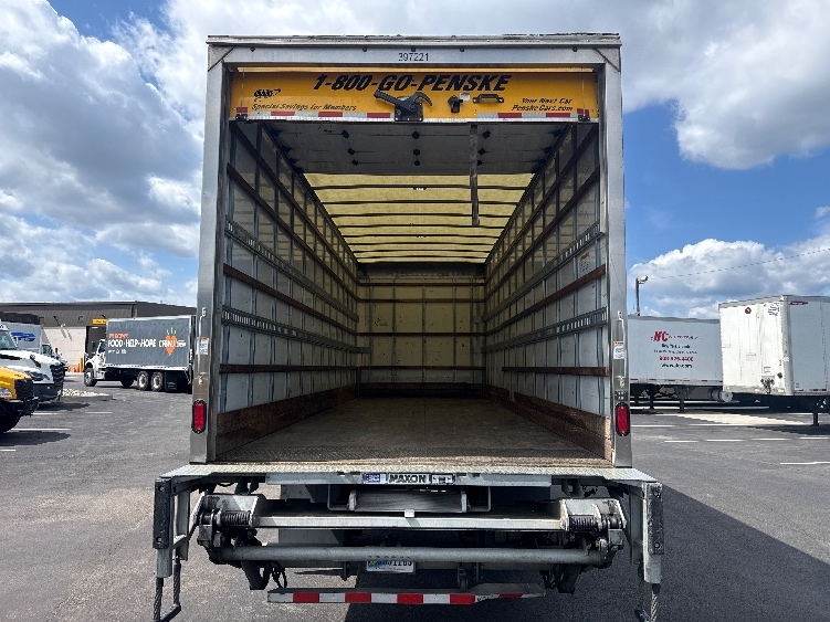 2022 Freightliner eM2 in Linden, NJ — photo 8
