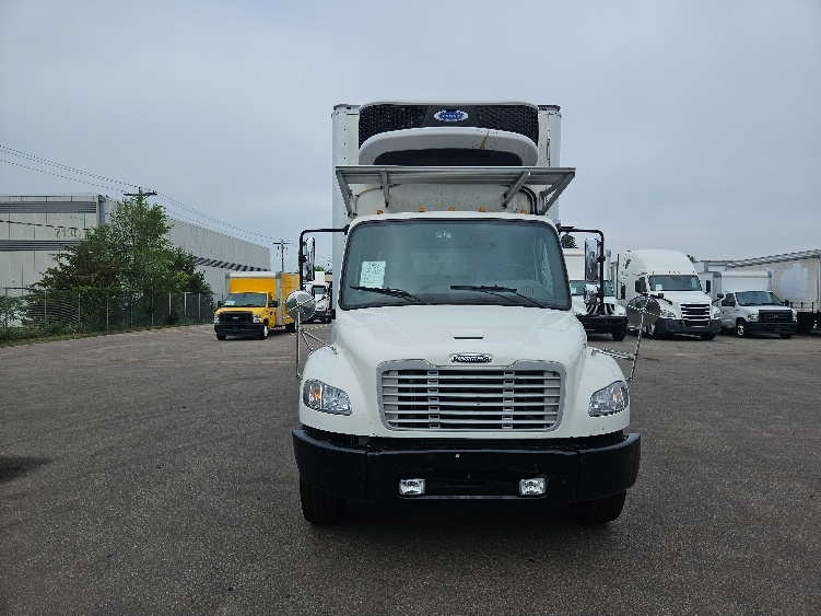 2022 Freightliner eM2 in Brooklyn Park, MN — photo 2