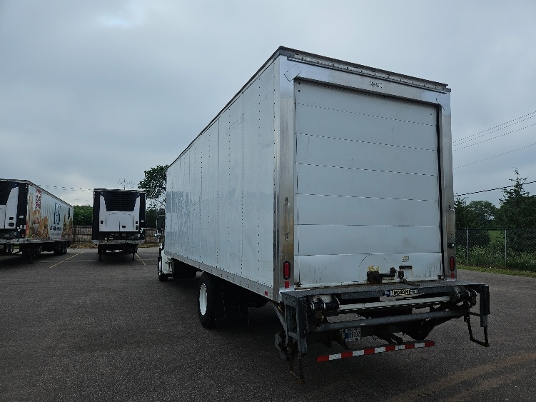 2022 Freightliner eM2 in Brooklyn Park, MN — photo 6