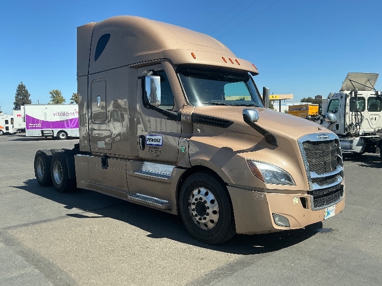 2022 Freightliner Cascadia in West Sacramento, CA