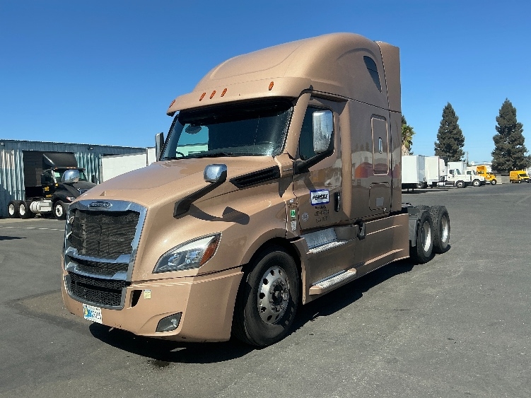 2022 Freightliner Cascadia in West Sacramento, CA — photo 3