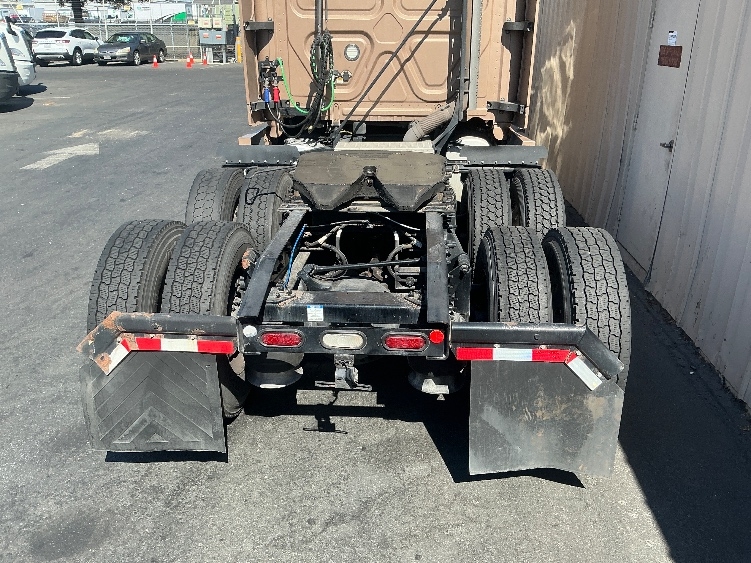 2022 Freightliner Cascadia in West Sacramento, CA — photo 6