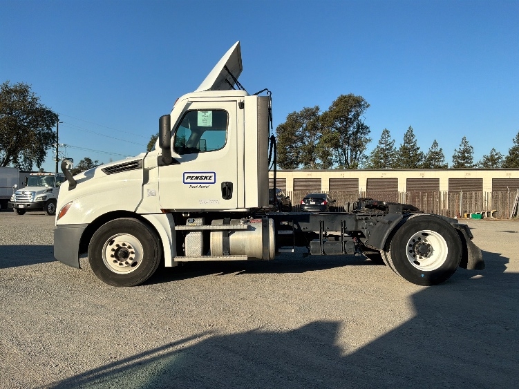 2022 Freightliner Cascadia in West Sacramento, CA — photo 4