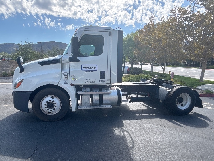 2022 Freightliner Cascadia in Fontana, CA — photo 4