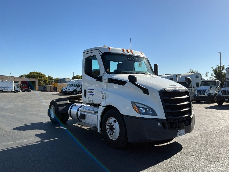 2022 Freightliner Cascadia in West Sacramento, CA