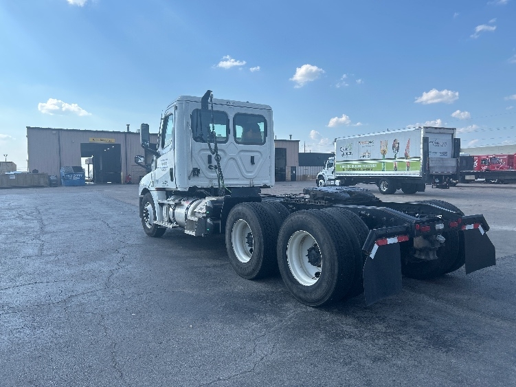 2022 Freightliner Cascadia in Tulsa, OK — photo 5