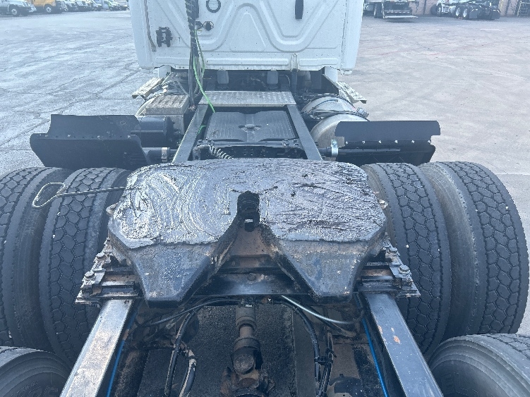 2022 Freightliner Cascadia in Tulsa, OK — photo 6