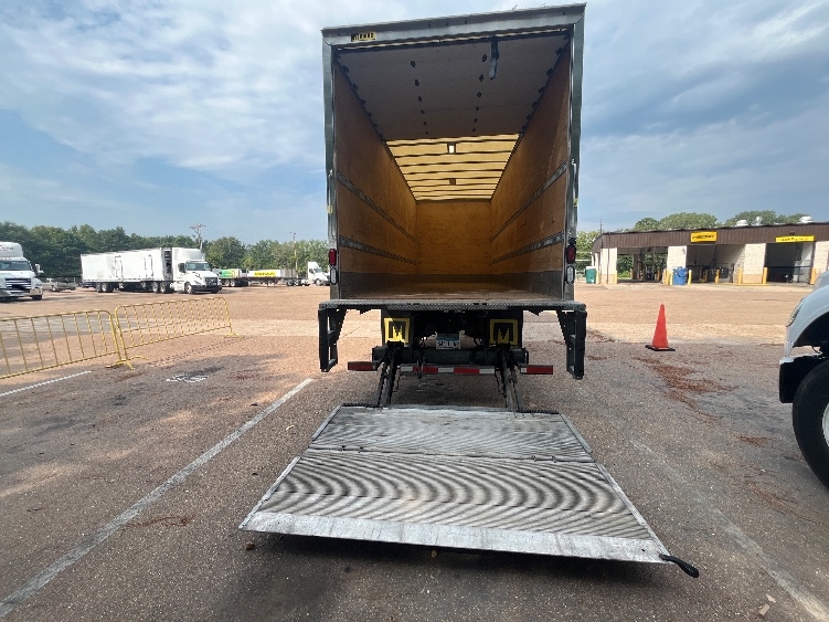 2022 Freightliner eM2 in Jackson, MS — photo 7