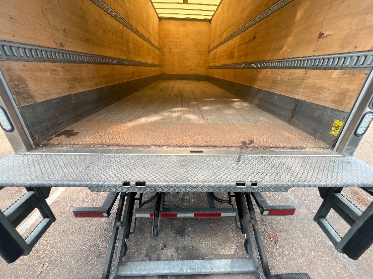 2022 Freightliner eM2 in Jackson, MS — photo 8