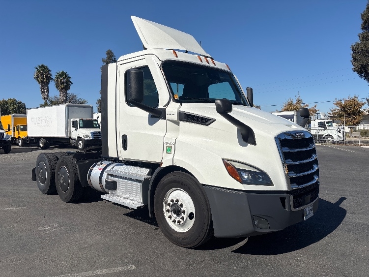 2022 Freightliner Cascadia in West Sacramento, CA