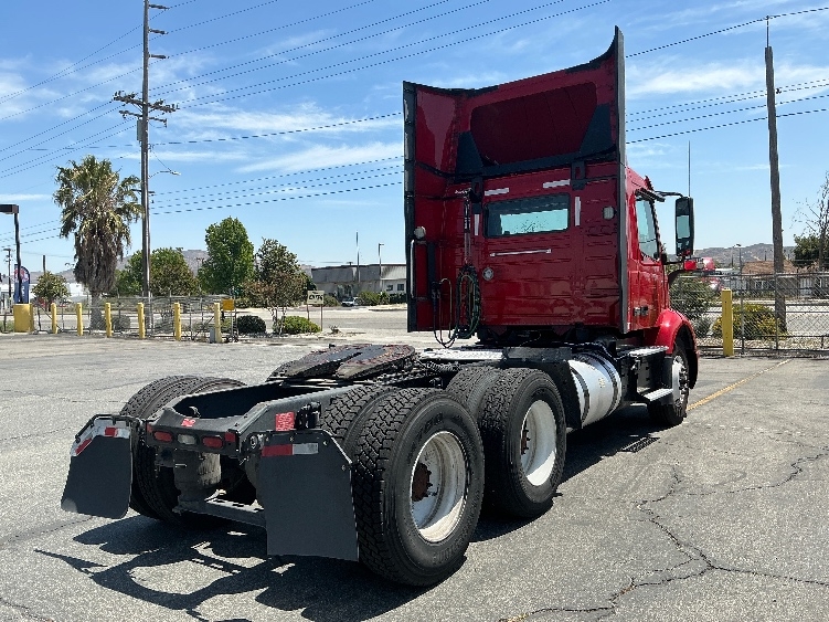 2022 Volvo VNR 640 in Fresno, CA — photo 7