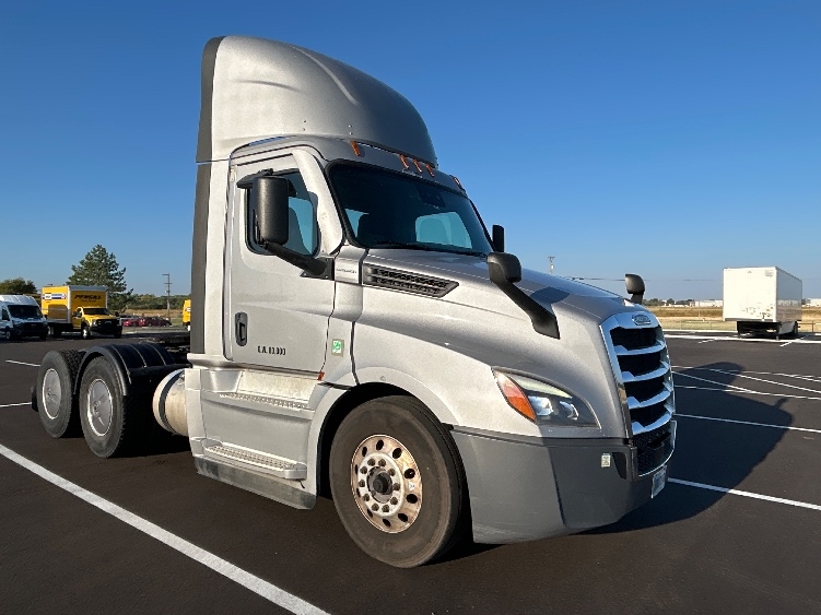 2022 Freightliner Cascadia in Wichita, KS