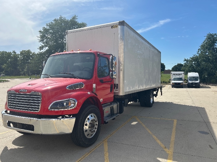 2022 Freightliner eM2 in Melrose Park, IL — photo 3