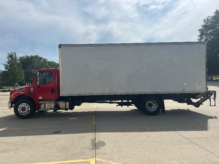 2022 Freightliner eM2 in Melrose Park, IL — photo 4
