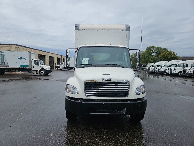 2022 Freightliner eM2 in Brooklyn Park, MN — photo 2
