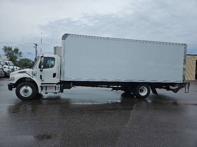 2022 Freightliner eM2 in Brooklyn Park, MN — photo 4
