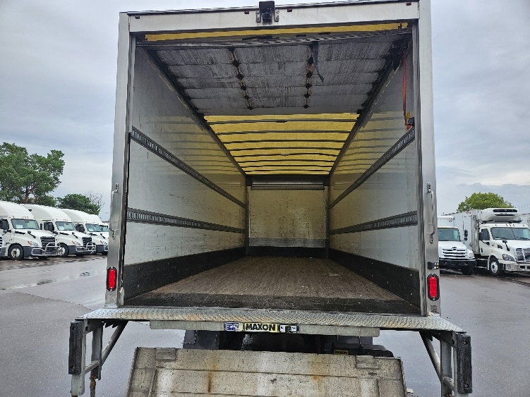 2022 Freightliner eM2 in Brooklyn Park, MN — photo 8