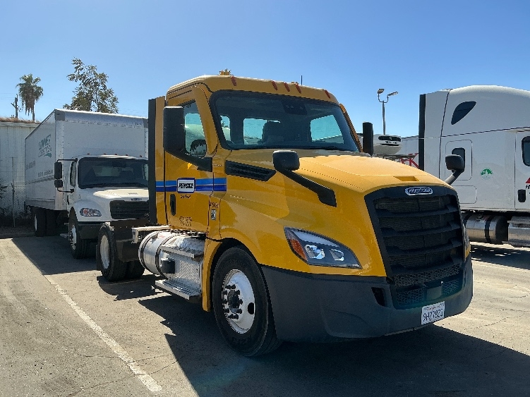 2022 Freightliner Cascadia in Fresno, CA