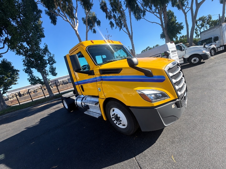 2022 Freightliner Cascadia in Torrance, CA