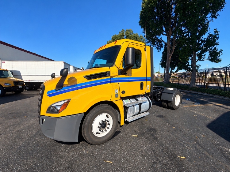 2022 Freightliner Cascadia in Torrance, CA — photo 3