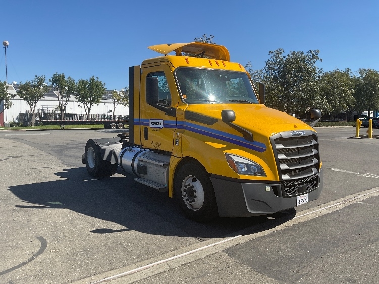 2022 Freightliner Cascadia in West Sacramento, CA