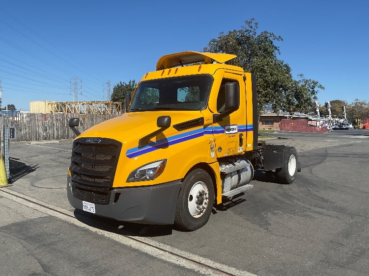 2022 Freightliner Cascadia in West Sacramento, CA — photo 3