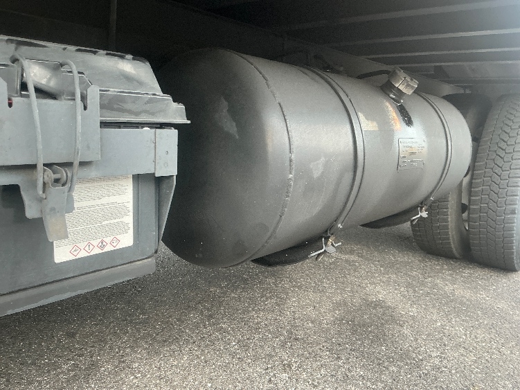 2022 Isuzu NQR in Tampa, FL — photo 5
