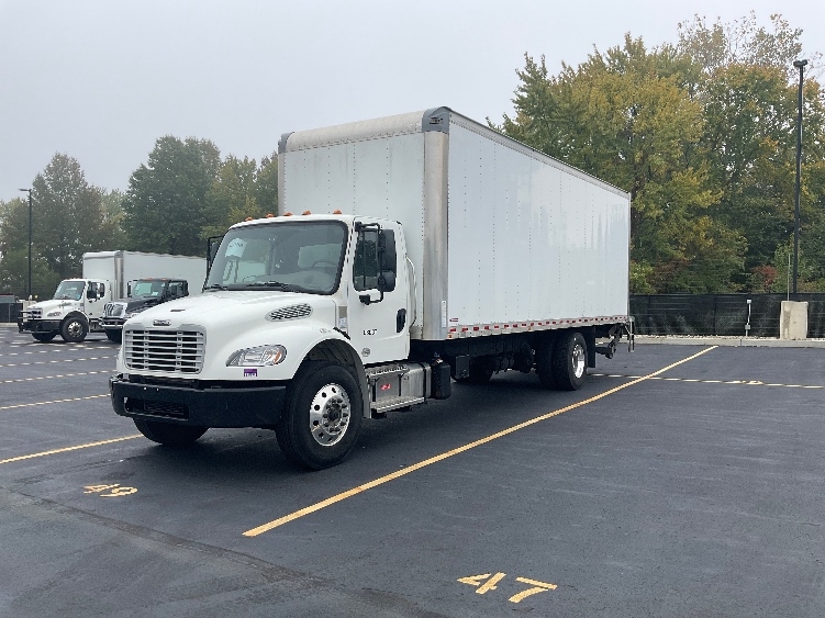 2022 Freightliner eM2 in Akron, OH — photo 3