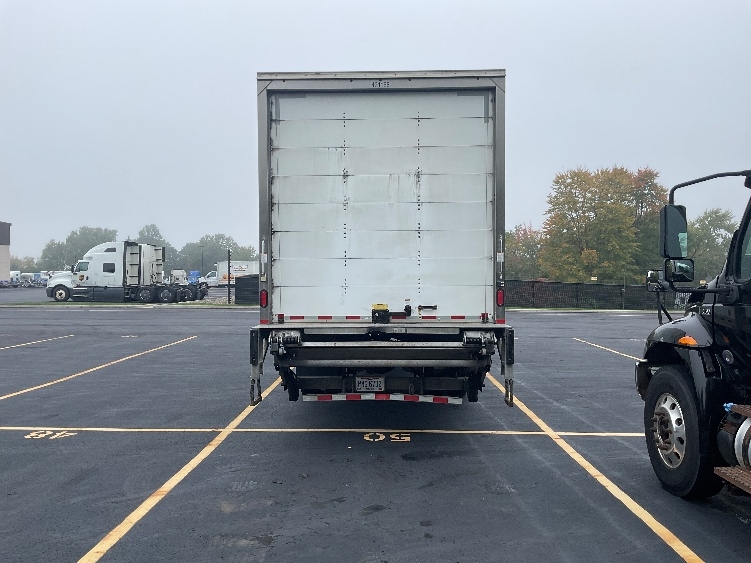 2022 Freightliner eM2 in Akron, OH — photo 7