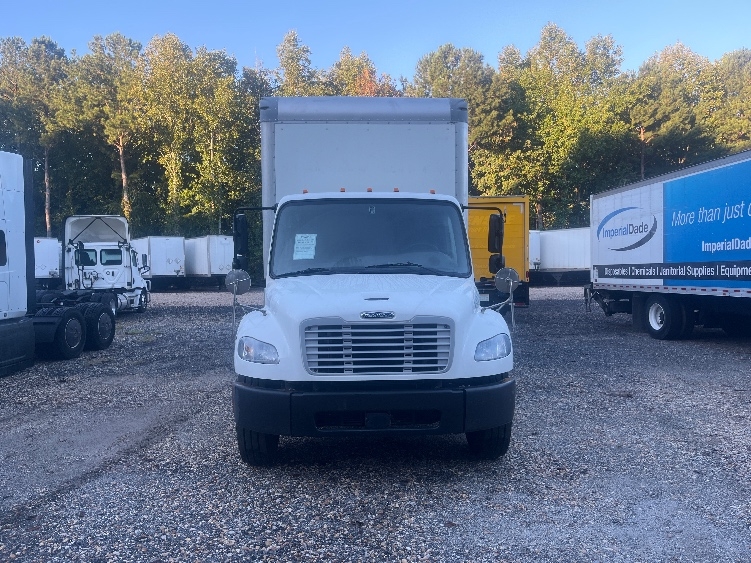 2022 Freightliner eM2 in Suwanee, GA — photo 2