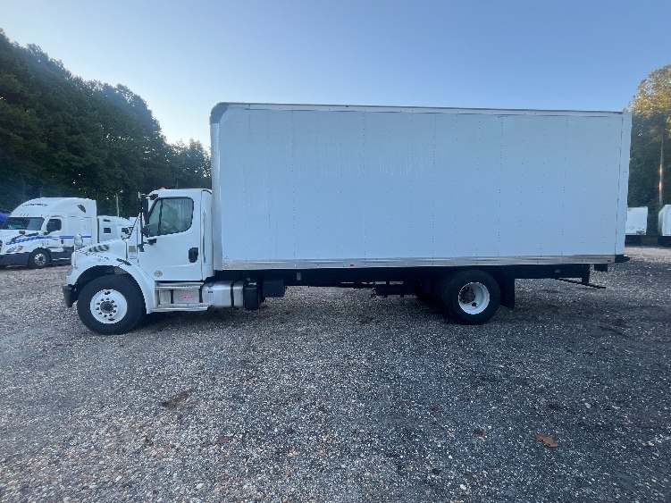 2022 Freightliner eM2 in Suwanee, GA — photo 4