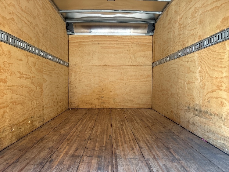 2022 Isuzu NRR in Greensboro, NC — photo 8