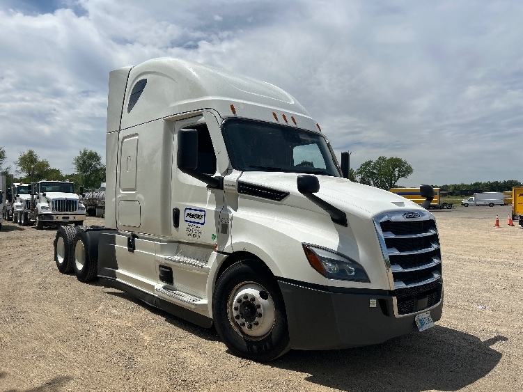 2022 Freightliner Cascadia in Plymouth, MI