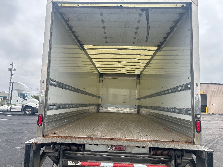 2022 Freightliner eM2 in Middlefield, OH — photo 8
