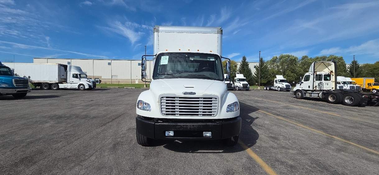 2022 Freightliner eM2 in Middlefield, OH — photo 2