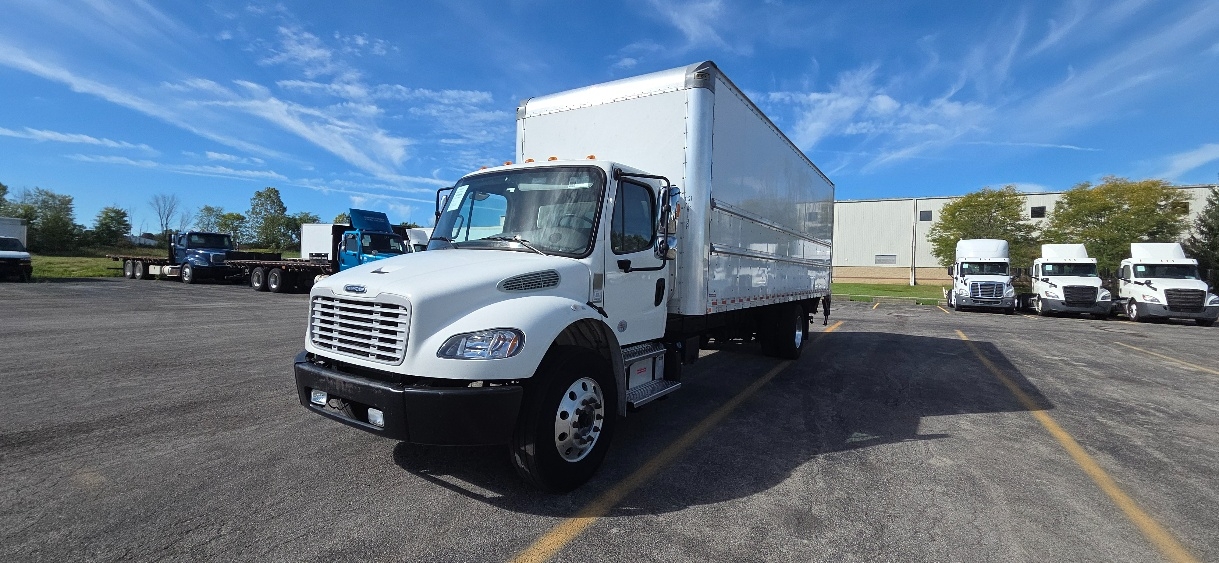 2022 Freightliner eM2 in Middlefield, OH — photo 3