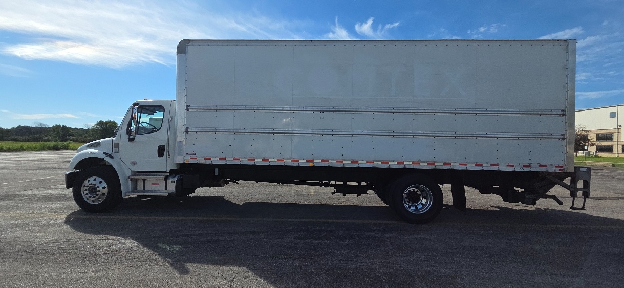 2022 Freightliner eM2 in Middlefield, OH — photo 4