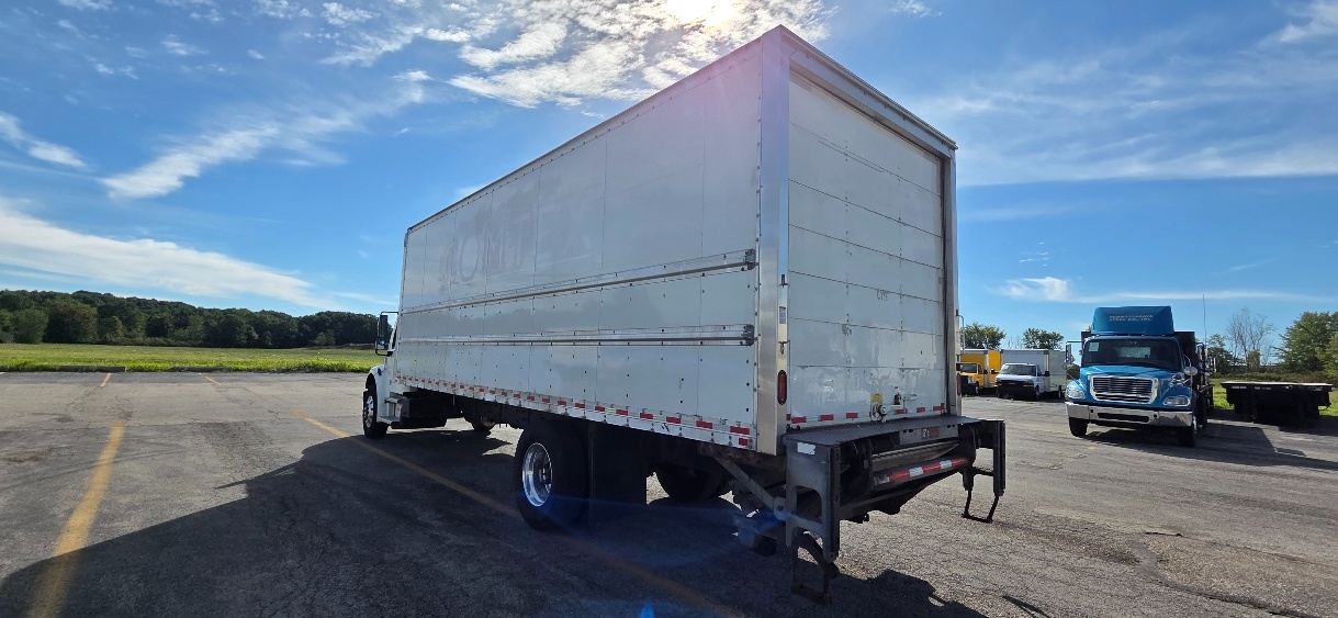 2022 Freightliner eM2 in Middlefield, OH — photo 6