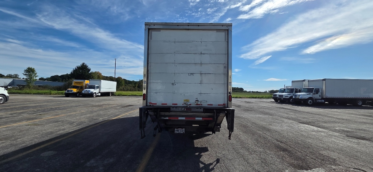 2022 Freightliner eM2 in Middlefield, OH — photo 7