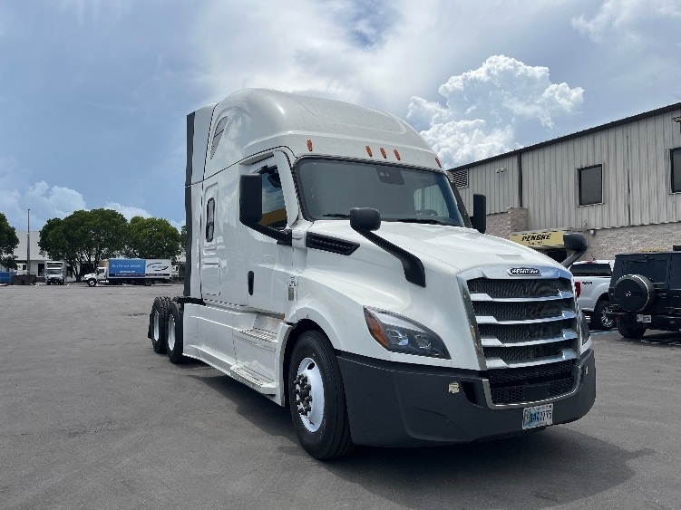 2024 Freightliner Cascadia in Medley, FL