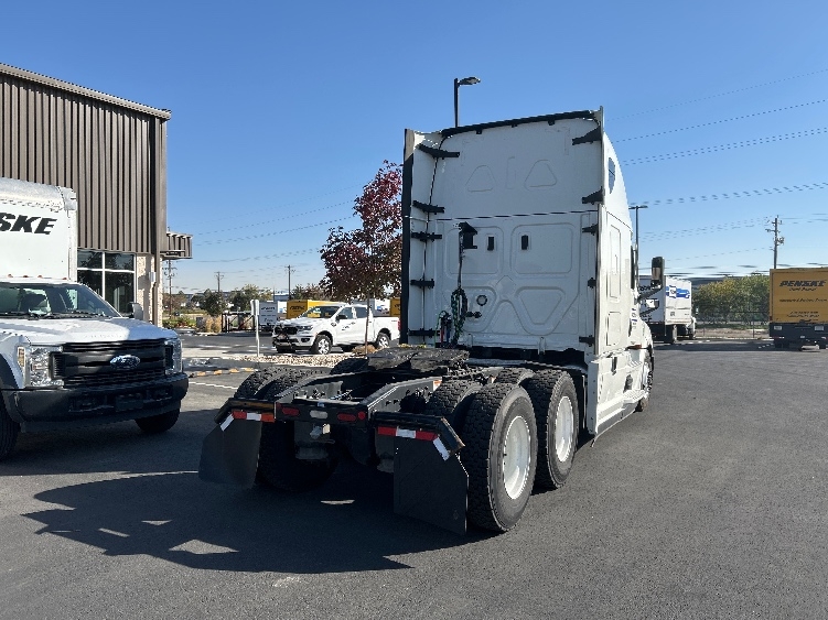 2022 Freightliner Cascadia in Caldwell, ID — photo 6