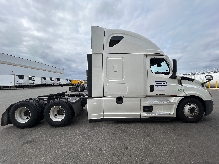 2022 Freightliner Cascadia in Caldwell, ID — photo 7