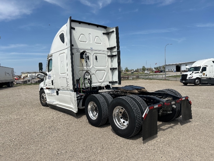 2022 Freightliner Cascadia in Aurora, CO — photo 5
