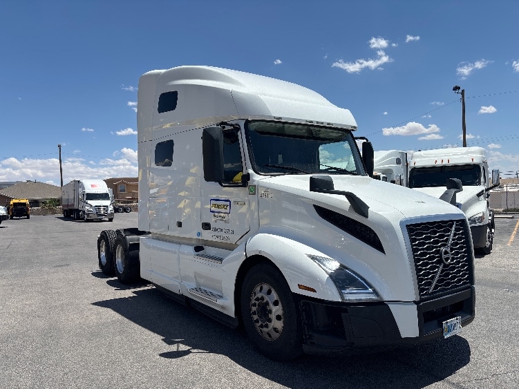 2022 Volvo VNL 760